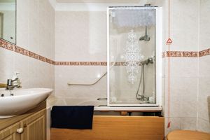 BATHROOM- click for photo gallery